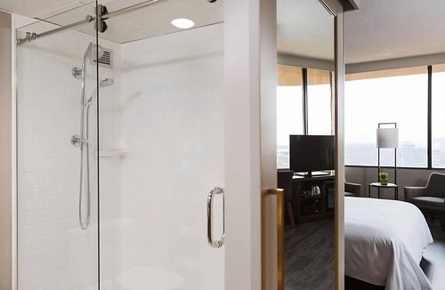 Nashville Hotel | Just What You Were Looking For! Pets are Allowed, w/Outdoor and Indoor Pool