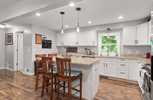 Eagan House | Just15 minutes from Mall of America, MSP Airport, & Downtown Saint Paul