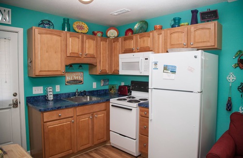Hatteras Cottage | Kick Off Your Shoes, Relax at Island Time Free Wifi