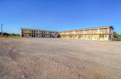 Seiling Apartment | King Bed Non-Smoking