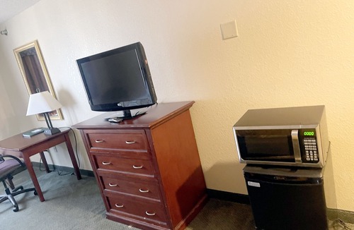 Eagan Hotel | King Studio Living Room Non-Smoking