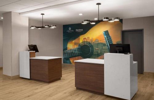 Merry Oaks Hotel | La Quinta by Wyndham Nashville Airport/Opryland