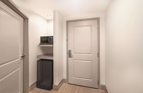 Cleveland Hotel | La Quinta Inn & Suites by Wyndham Cleveland near Lee Univ