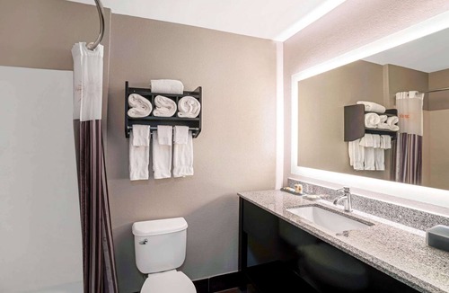 Lebanon Hotel | La Quinta Inn & Suites by Wyndham Lebanon