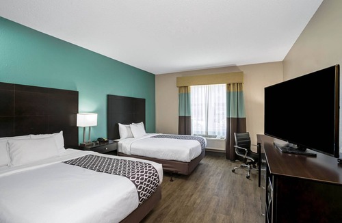 Lebanon Hotel | La Quinta Inn & Suites by Wyndham Lebanon