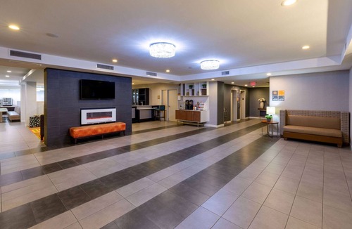 Downtown Tulsa Hotel | La Quinta Inn & Suites by Wyndham Tulsa Downtown/Route 66