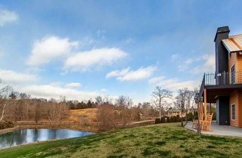 Lenoir City House | Laid-Back Lodge - Spacious Retreat in Lenoir City!