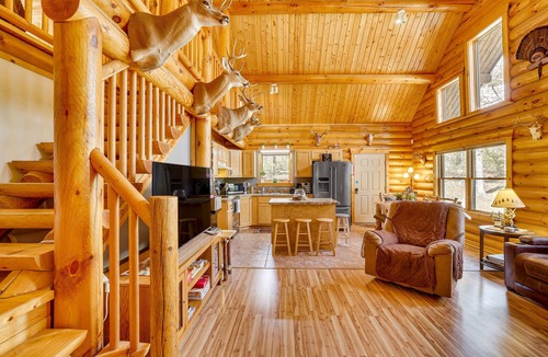 Hatfield Cabin | Lake and Trail Lodge: < 1 Mi to Lake Arbutus!