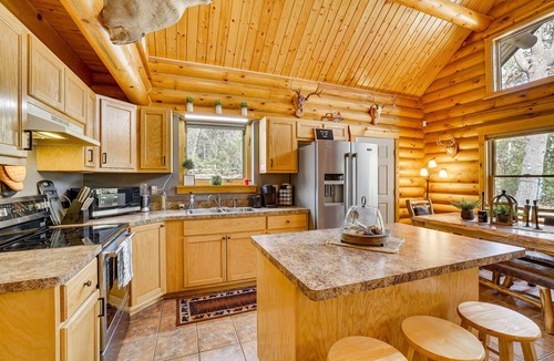 Hatfield Cabin | Lake and Trail Lodge: < 1 Mi to Lake Arbutus!