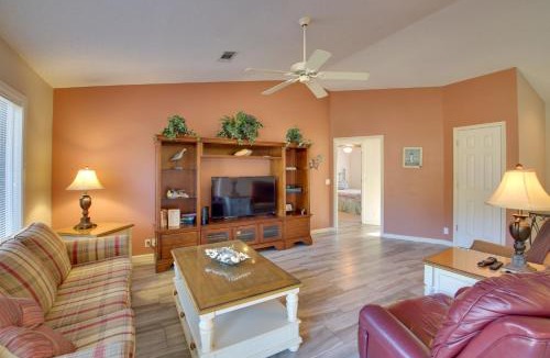 Hot Springs Village House | Lake Balboa Access Home with Dock and Yard