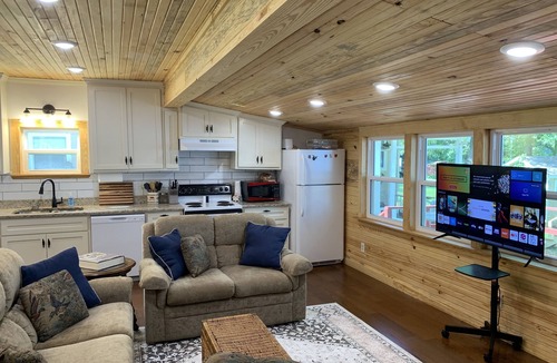Perryville Cabin | Lake Cabin with Fantastic View-Kayak, Swim or Fish