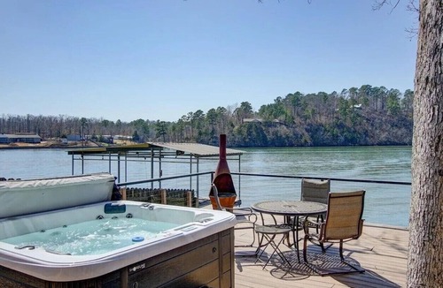 Piney House | Lake days, cozy nights, unforgettable memories.