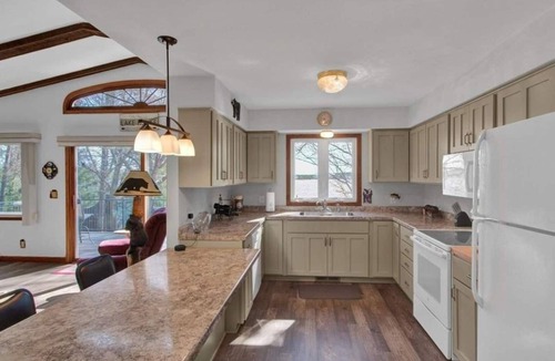 Mosinee House | Lake Dubay - Private Beach, Pontoon, Ski, Granite Peak, Sentry World, EV Charger