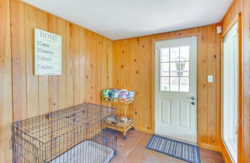 Piney House | Lake Hamilton Family Gem Hot Tub and Boat Slip!