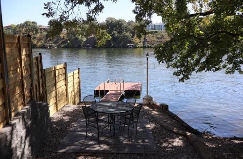 Piney House | Lake Haven Cottage with Game Room, Swim Dock and Boat