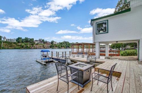 Piney House | Lake Haven Estate with Hot Tub, Game Room and Pontoon Boat, 4BR, 4 Bathoom, 2 Kitchens