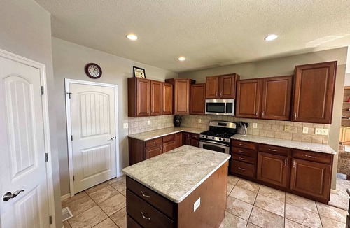 Rocky Mount House | Lake It Easy – Waterfront 7 BDR!