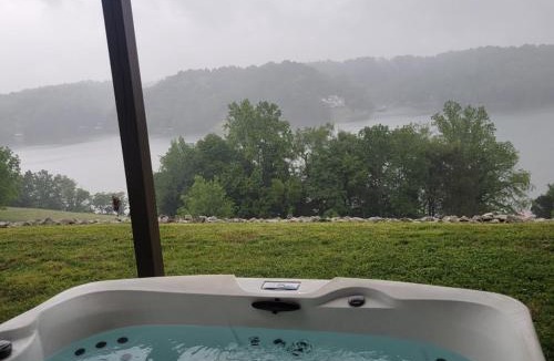 Lynchburg House | Lake Mansion On The Hill wPanoramic Views & Dock