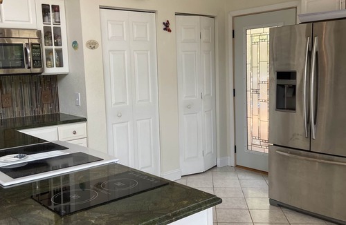 Osage Beach House | LAKE OF THE OZARKS 4 Bedroom 3.5 Bath on the LAKE