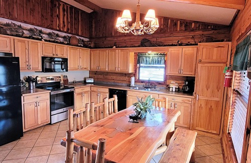 Sylvan Shores Cabin | Lake Shore Cabin on Beaver Lake with Boat Dock & Swim Deck