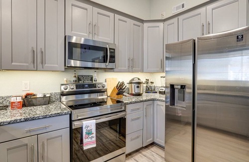Versailles House | Lake, Sxs, Deck,Hot Tub,Dock, Kayaks,Paddle Boards, Jet Ski, & Boat Rentals