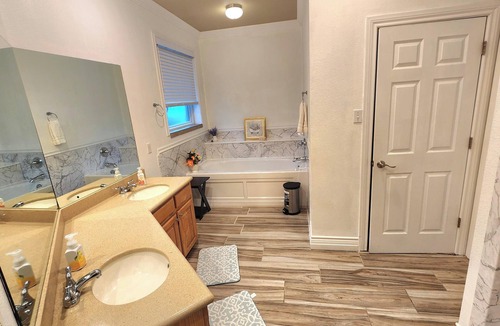 Point House | Lake Tawakoni Retreat A charming country side getaway.