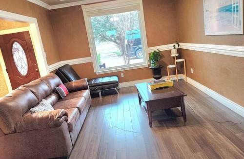 Point House | Lake Tawakoni Retreat A charming country side getaway.