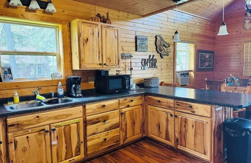 Chippewa Falls Cabin | Lake Wissota Beachside Cabin