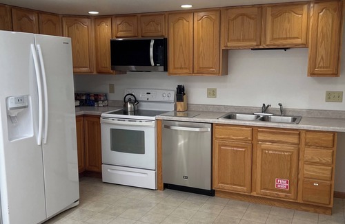 Lake Wissota Apartment | 🔥 🔥 Lake Wissota Lakefront · 2 Baths 3 Queens + Twin · Fire Pit · 2 Docks