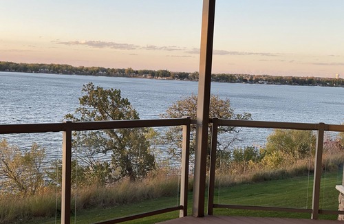 Arnolds Park Condo | Lakefront Condo - Family Friendly/FREE HOIST