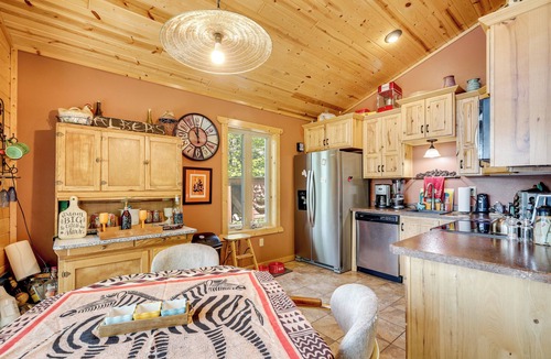 Medford Cabin | Lakefront Family Cabin w/Views in Medford