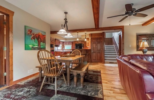 Friendship House | LAKEFRONT HOME ON CASTLE ROCK LAKE WITH PRIVATE PIER - PET FRIENDLY