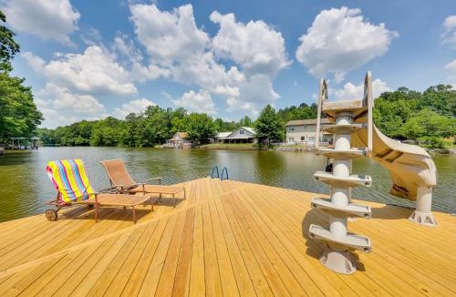 Mid America House | Lakefront Home with Kayaks and Dock in Hot Springs!