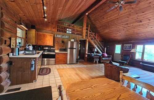 Oxford House | Lakefront Lodge! Private 6 acres; Great Fishing; Dog Friendly; Close to Dells