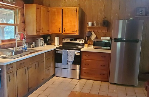 Oxford House | Lakefront Lodge! Private 6 acres; Great Fishing; Dog Friendly; Close to Dells