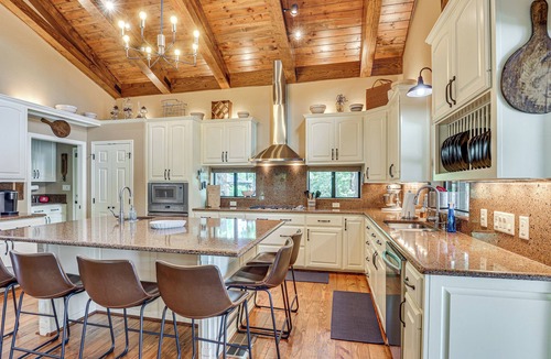 Winnsboro House | Lakefront Winnsboro Home w/20+ Acres!