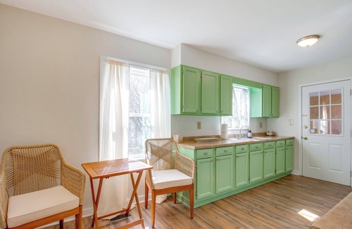 Tullahoma House | Lakes, Whiskey & More! Charming Home in Tullahoma