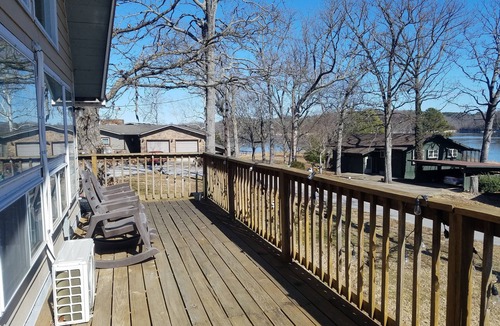 Beaver Shores Cottage | Lakeshore Cottage is a Charming Beaver Shores Cottage near Prairie Creek Marina