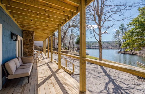 Hot Springs Village House | Lakeside Escape: The Papa Dog House