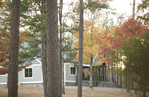 Mena Cabin | Lakeside | Hot Tub | Kayaks | Fishing