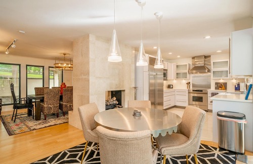 Piney House | Lakeside | Private Pool | Sleeps 18 | Dog-Friendly