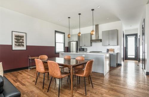 Buena Vista House | Lambert Reba by AvantStay Stylish 2 Home Buyout in Heart of Nashville
