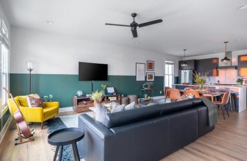 Buena Vista House | Lambert Reba by AvantStay Stylish 2 Home Buyout in Heart of Nashville