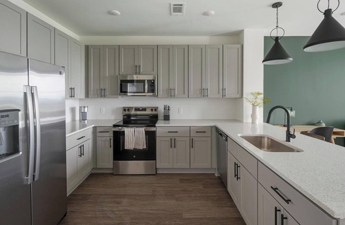 Brentwood Apartment | Landing | Amazing 1BD, Clubhouse, Gym