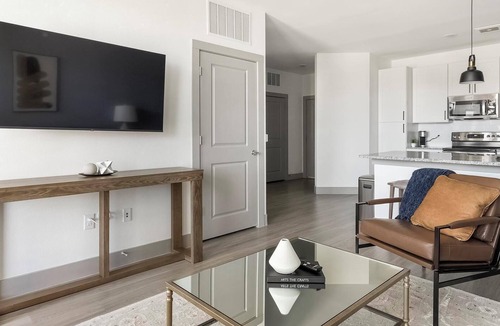Weston Apartment | Landing | Amazing 1BD, Gym, Clubhouse