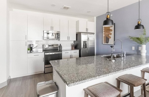 Weston Apartment | Landing | Amazing 1BD, Gym, Clubhouse