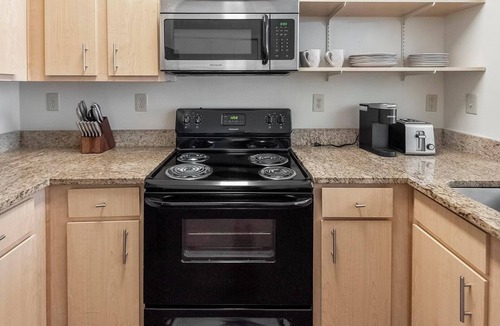 New Pathways Apartment | Landing | Amazing 1BD, Pool, Clubhouse