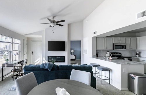 Yukon Apartment | Landing | Amazing 2BD, Clubhouse, Gym