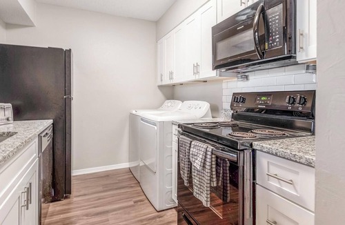 Cordova Apartment | Landing | Amazing 2BD, Game Room, Gym