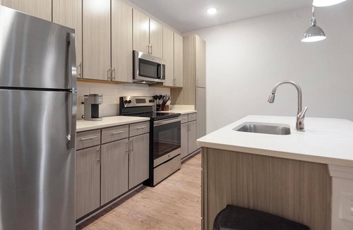 Cordova Apartment | Landing | Beautiful 1BD, Clubhouse, Pool
